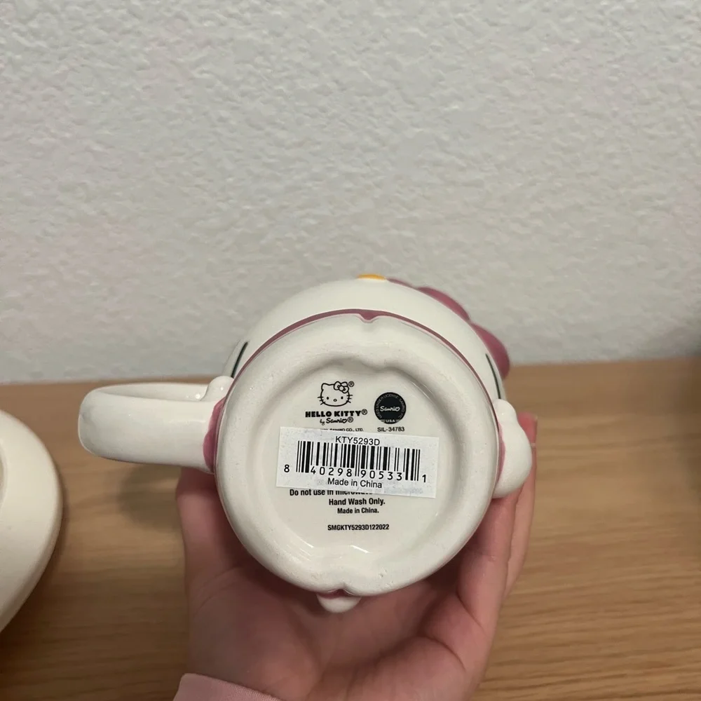 Hello Kitty Full Body Mug - Picture 7 of 8